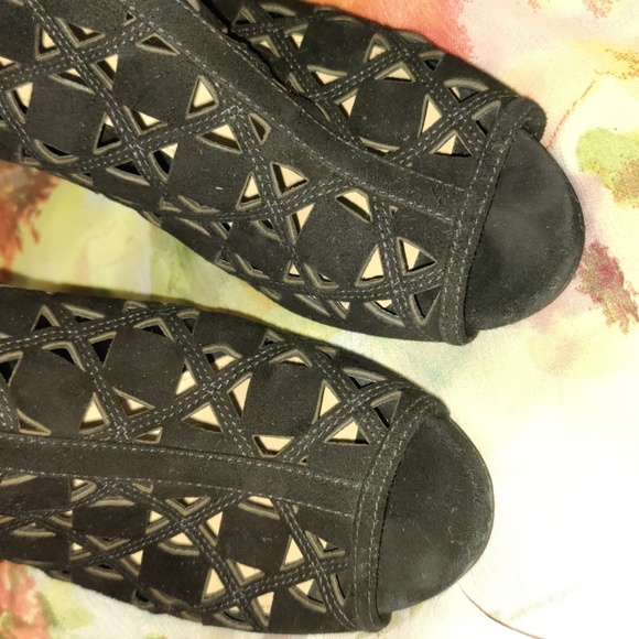 MICHAEL Michael Kors Black Laser Cut Ivy Bootie - Size 37 or US Size 7 - Picture 6 of 12